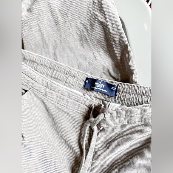 Hollister Adjustable Rise Parachute Baggy Corduroy Pants - Picture 9 of 9